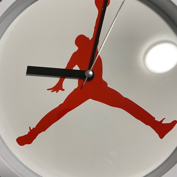 Jumpman wall clock handmade size 8 3/4 - Picture 5 of 8